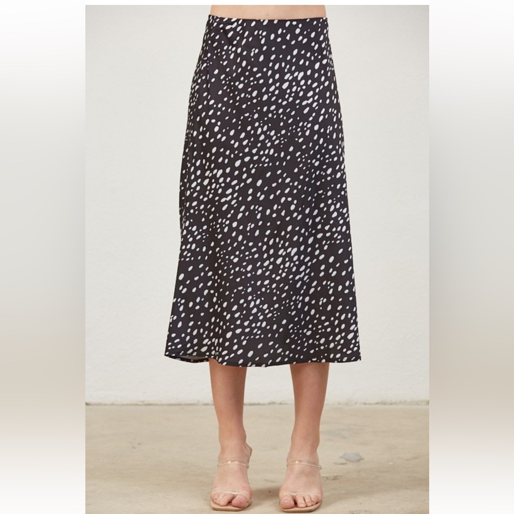 ShopEvelynne Black and White Patterned Midi Skirt